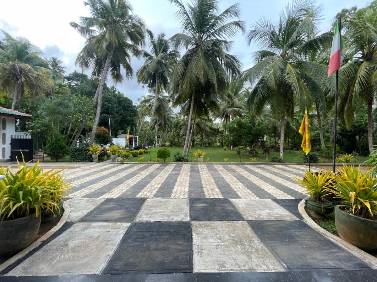 Why Not Mansion Hostel Habaraduwa Exterior photo